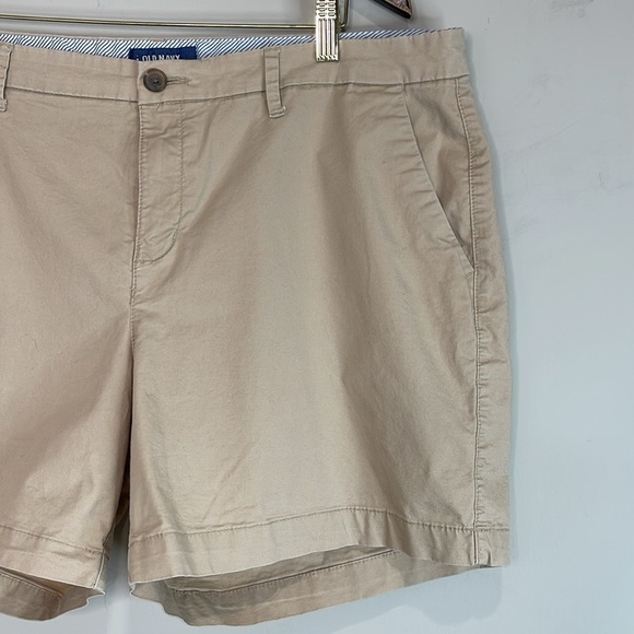 Old Navy Everyday Khaki Shorts 5" Bermuda Cotton Twill Rolled Oats Size 16 - Picture 4 of 11